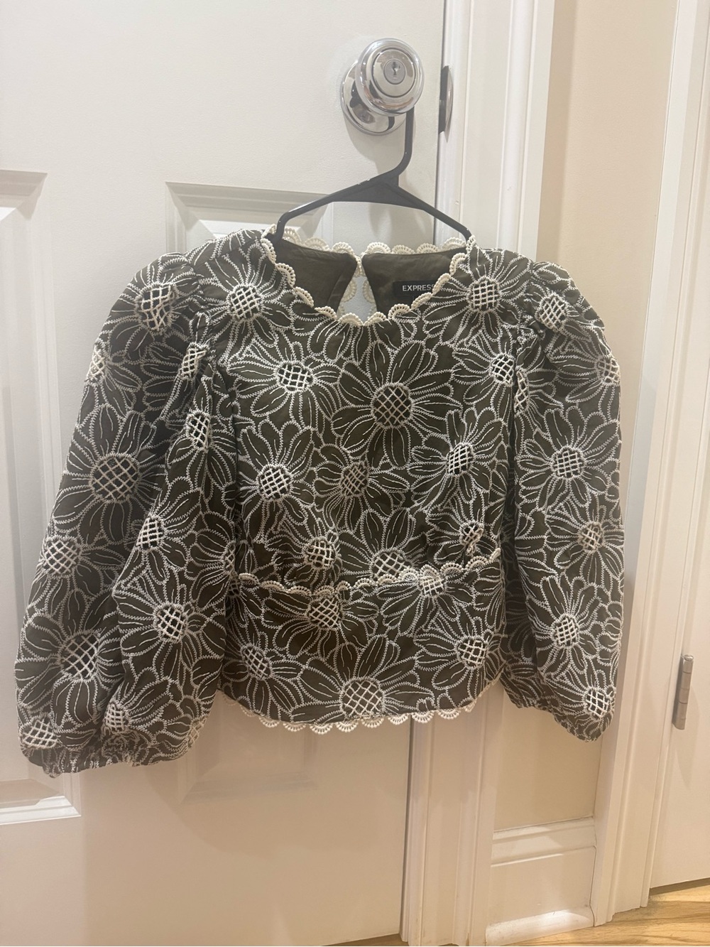 Express Black Floral Lace Puff-Sleeve Top Women Size Xs